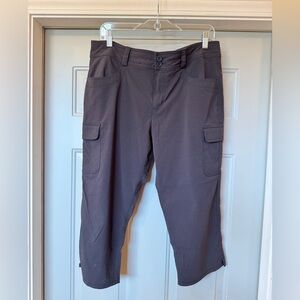 Eddie Bauer women’s cargo pants, like new, size 12